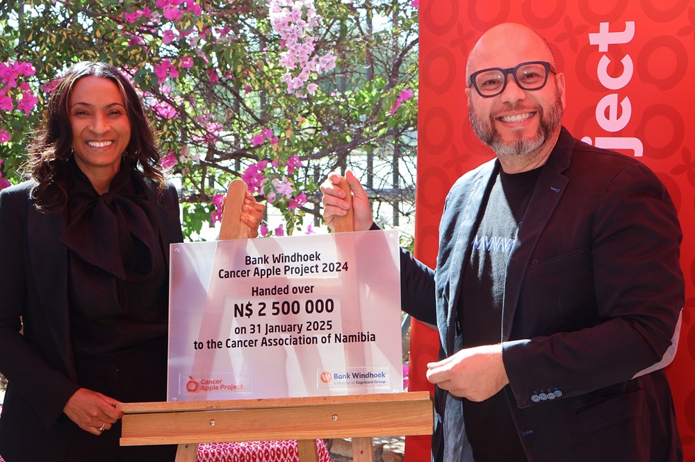 Cancer apple handover - 1000x Cancer apple handover - 1000x